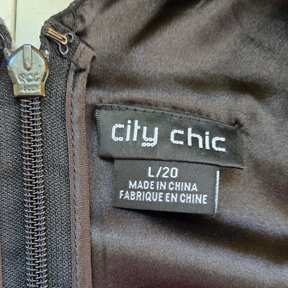 616-33 City Chic Black & Gray Roses Tiered Plunge Maxi dress Size 20 - Picture 11 of 12